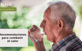 Persona mayor hidratándose